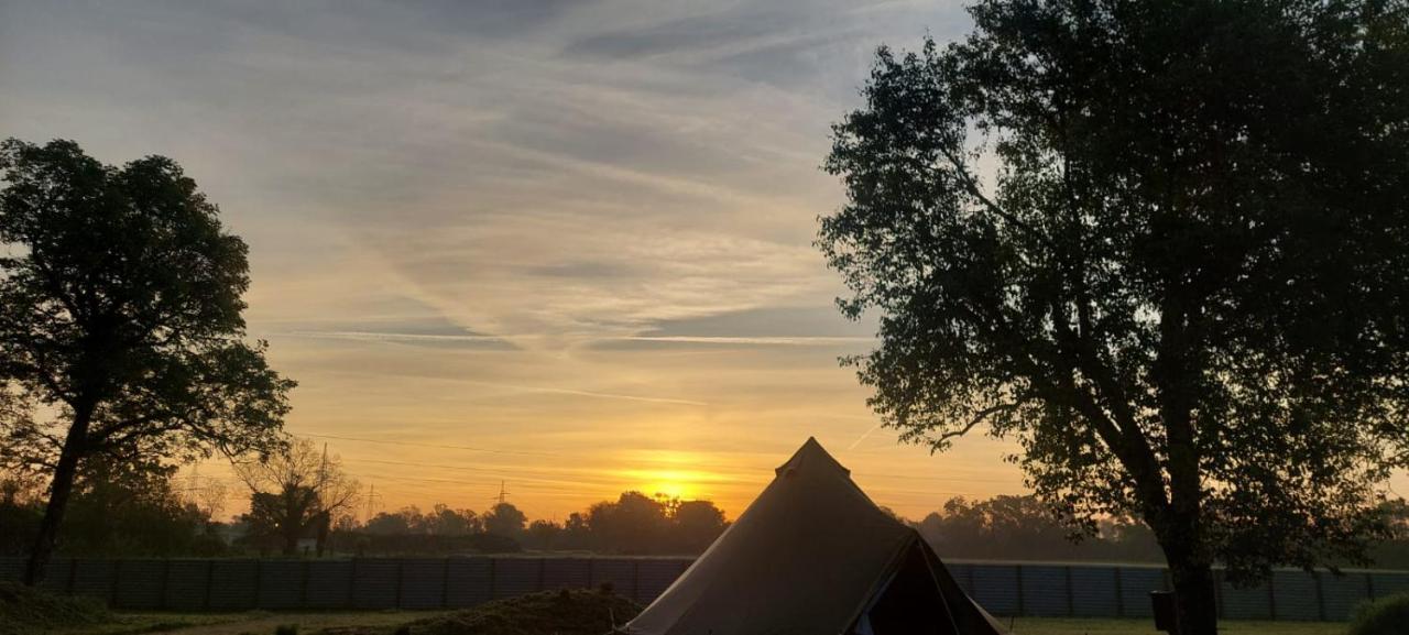 Belltent Savica Zagreb Buitenkant foto