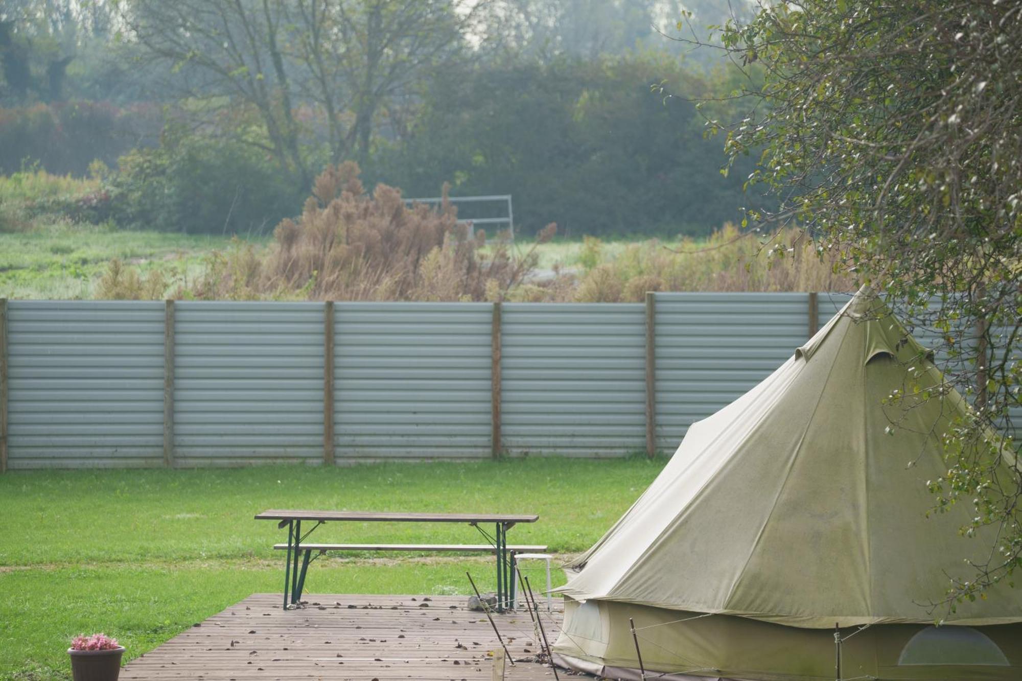 Belltent Savica Zagreb Buitenkant foto