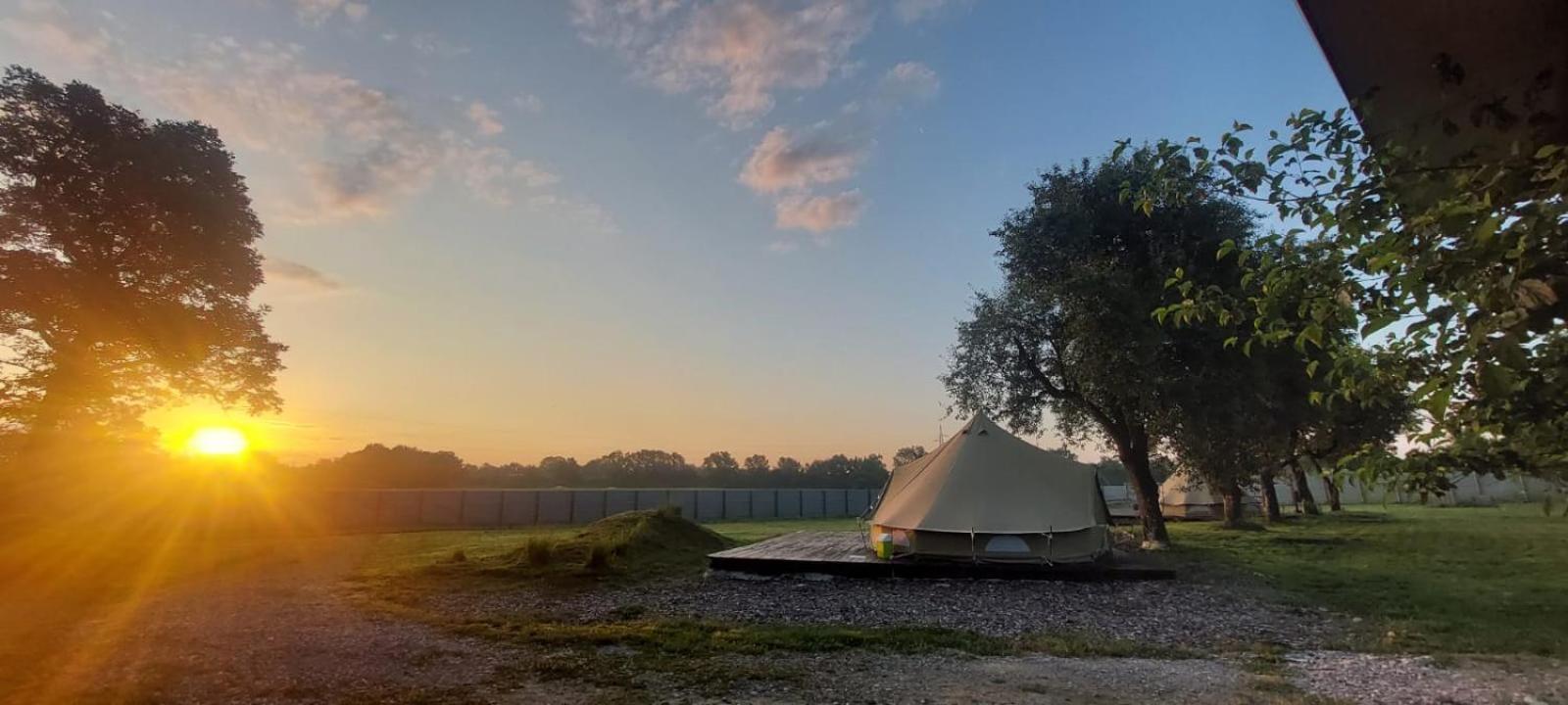 Belltent Savica Zagreb Buitenkant foto